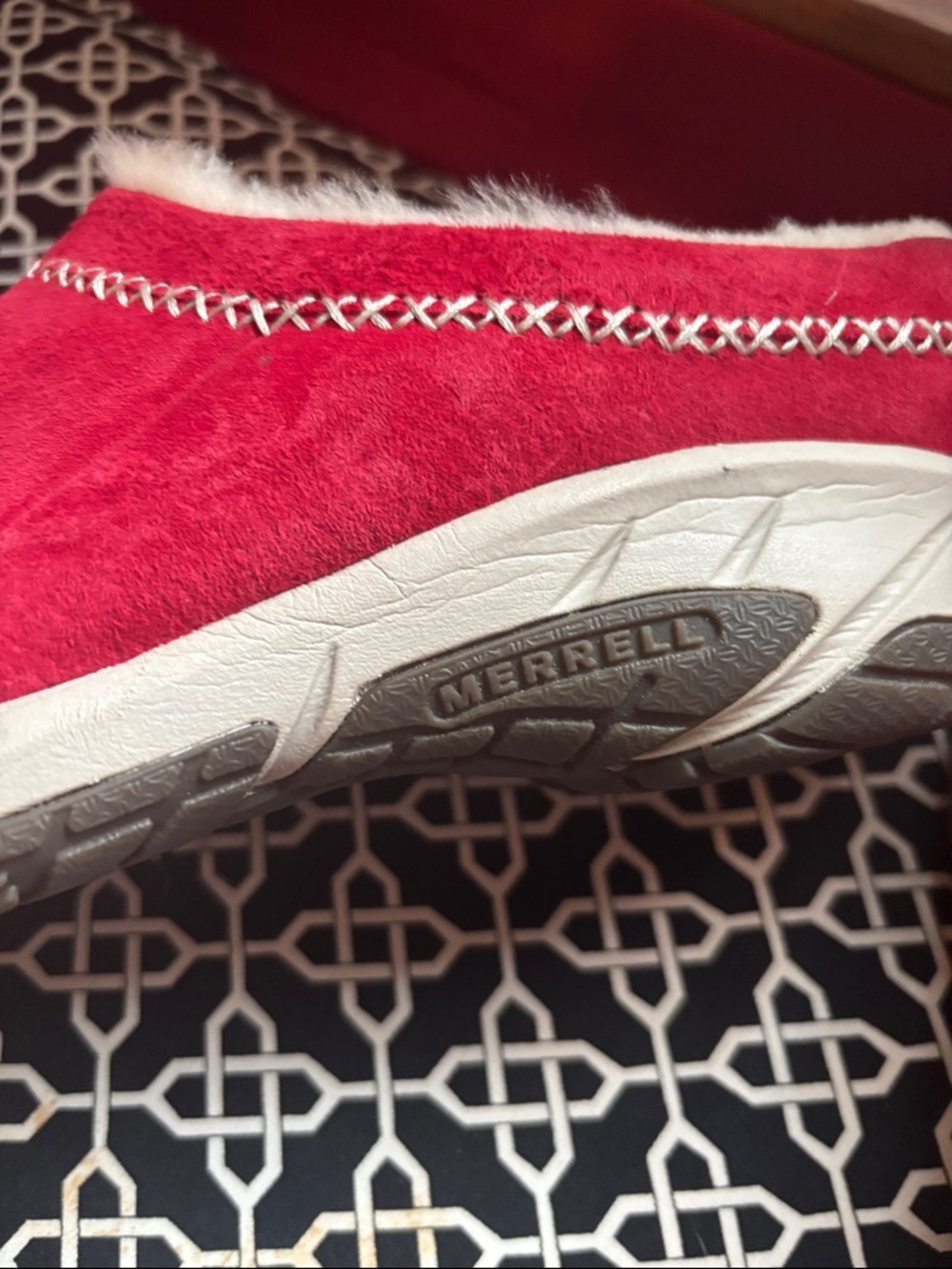 Merrell Red Suede Shearling Clogs - Picture 3 of 8